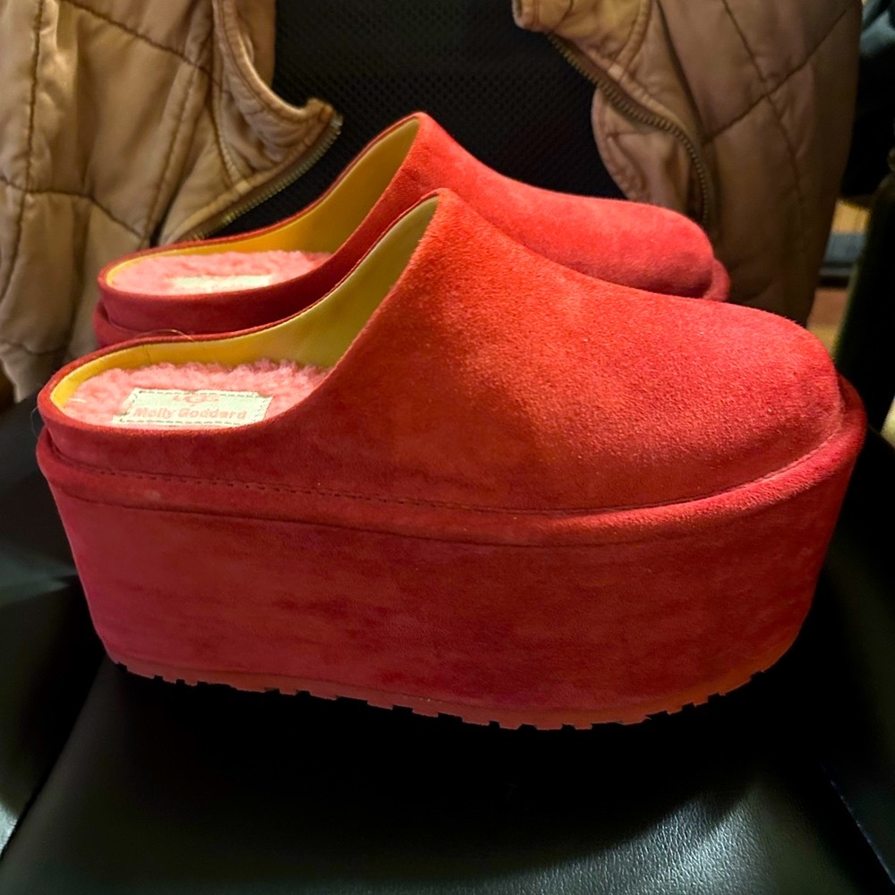 UGG X MOLLY GODDARD RED PLATFORM SLIDES 8